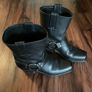 Frye harness 8r boots women’s size 7